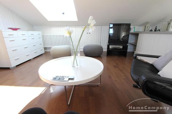 Schmuckes Dachgeschoss-Apartment direkt am Bonner Hofgarten!