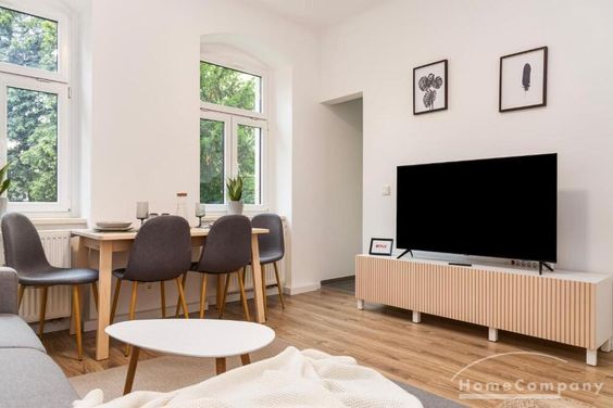 Möbliert/Furnished 2-Zimmer-Wohnung in Dresden-Pieschen mit Terrasse, 3 Personen