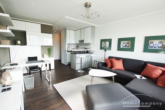Helles, hochwertig möbliertes 1-Zimmer-Apartment mit Balkon im Arabellapark