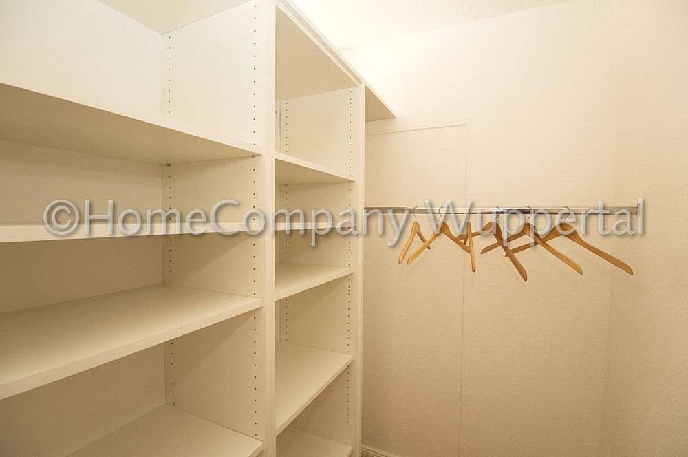 Begehbarer Kleiderschrank