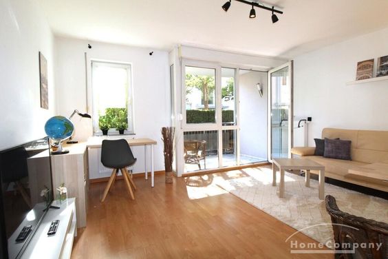Möbliert / Furnished 2-Zimmer Apartment mit Balkon in Dresden-Strehlen 4 Personen