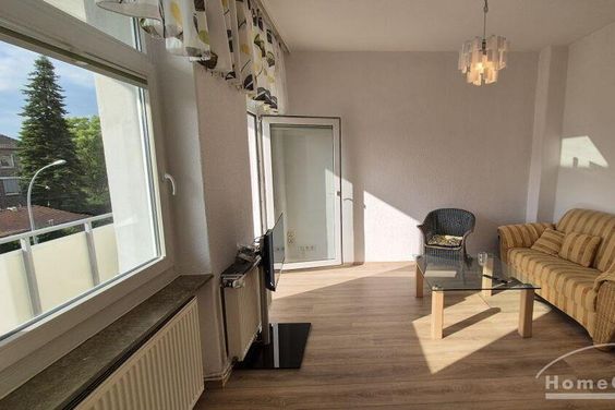 Schöne, gemütliche 2 Zi.-Wohnung, möbliert, mit Balkon Richtung Westen, PKW-Stellplatz.