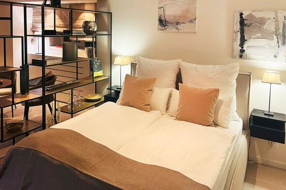 Stilvolles, möbliertes 1-Zimmer-Apartment mit Terrasse in Groß Flottbek