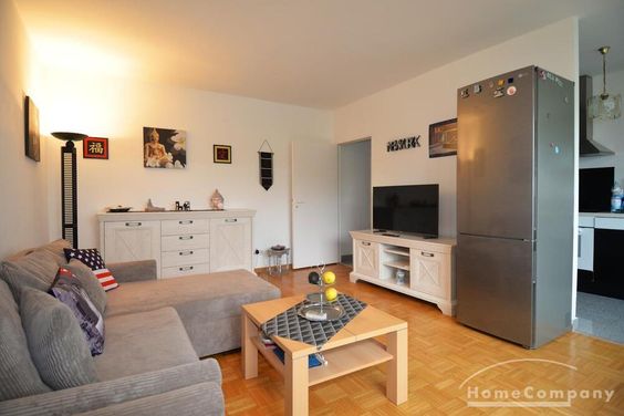 Renovierte, modern möblierte 2-Zimmer-Wohnung mit Balkon in Wilmersdorf