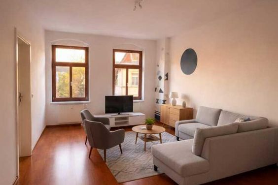 27458 HomeCompany Dresden Möbliert/Furnished 2-Zimmer-Wohnung in Dresden-Pieschen mit Balkon max. 2 Personen