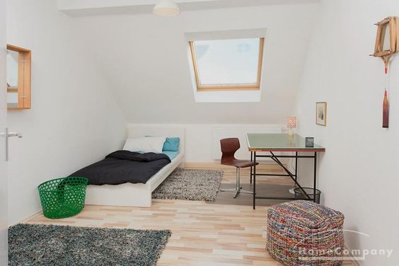 Offenbach (8053437) Individuell und hochwertig möbliertes Zimmer