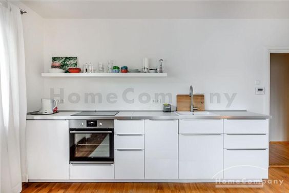 Die zauberhafte 2-Zimmer-Wohnung liegt in  der Maxvorstadt