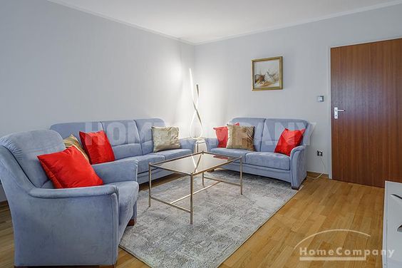 Gepflegte möblierte 3-Zimmer-Wohnung mit großem Balkon in ausgezeichneter Lage in Haidhausen