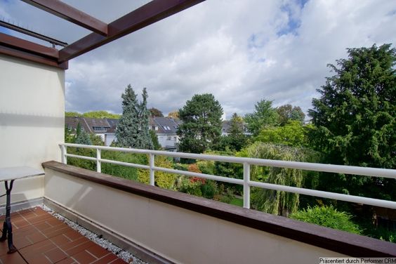 Schöne möblierte Maisonettewohnung mit Balkon und Rheinblick