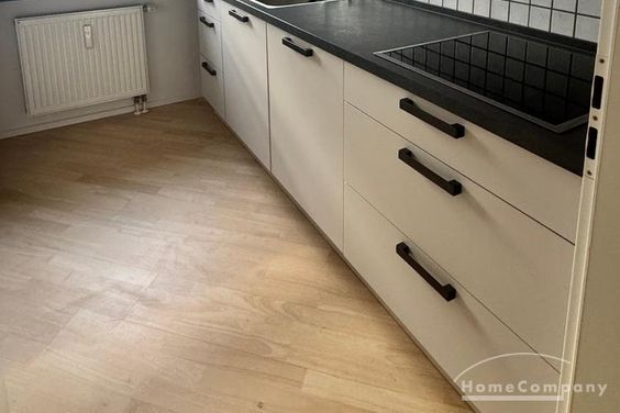 Lichtdurchflutete 4-Zimmer-Erdgeschoss-Wohnung mit Terrasse & großem uneinsehbarem Garten