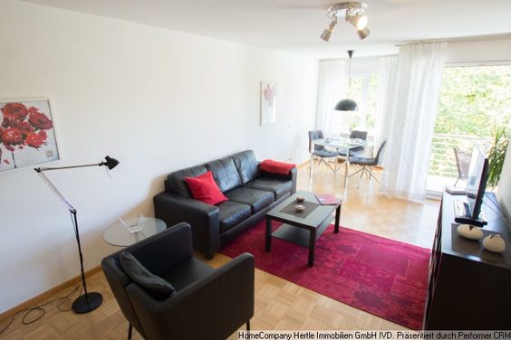 Modern möbliert mit Balkon für 2-6 Monate fußläufig zum Bahnhof und Innenstadt, Freiburg.
