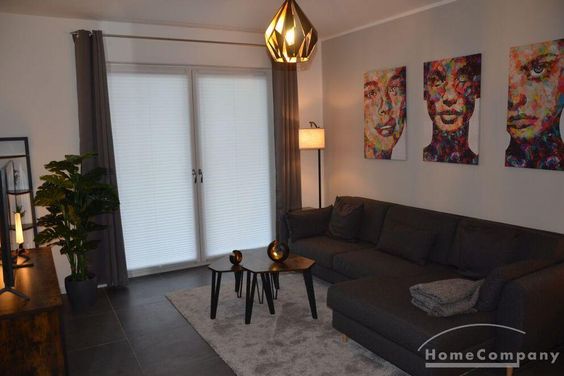 2 Zimmer Wohnung, neu möbliert, mödern, W-Lan, Balkon, Tiefgarageneinstellplatz, Aufzug aus der Tiefgarage.