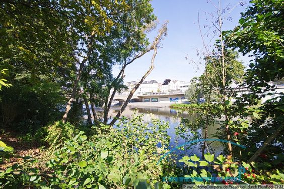 Wohnen am Wasser – traumhafte Altbauwohnung direkt an der Lenne.