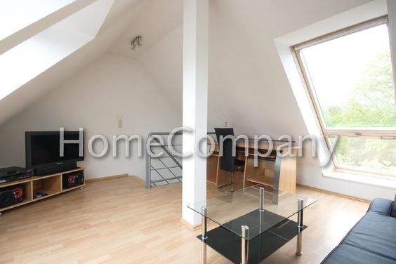 Reizvolle, helle und komfortabel ausgestattete Maisonette mit Balkon
