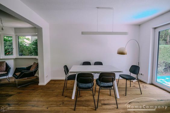 Neu möbliertes und renoviertes 5-Zimmer-Reiheneckhaus mit tollem Garten in der Lerchenau