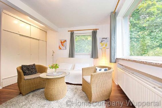 Helles, charmantes Häuschen mit DSL und PKW-Stellplatz in einem schönen Garten in W-Ronsdorf