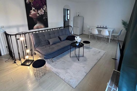 Voll möblierte 2,5-Zimmer-Wohnung in Allach