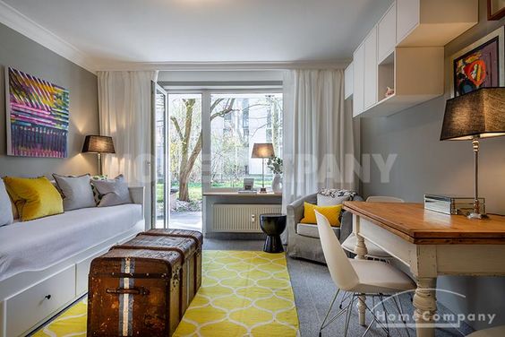 Modern möbliertes 1-Zimmer-Apartment mit Terrasse in Schwabing.