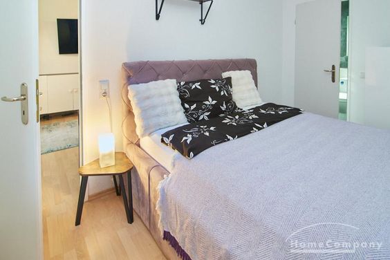 Wohnkomfort am beliebten  Winterhuder Marktplatz in Stadtparknähe/mit Gartennutzung und eigenem Duplex – Tiefgaragenstellplatz