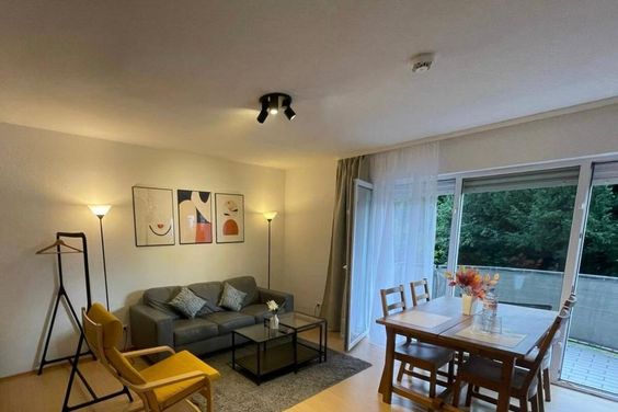 Fechenheim (8072200) Möblierte 1 Zimmerwohnung mit Stellplatz