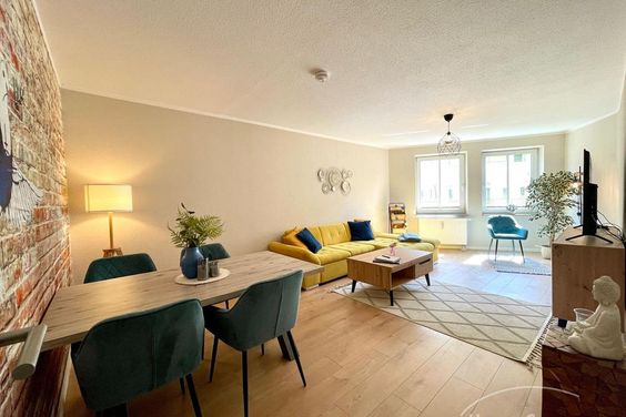 27456 HomeCompany Dresden Möbliert 3-Zimmer Apartment mit Balkon in Dresden – Äußere Neustadt – max. 4 Personen