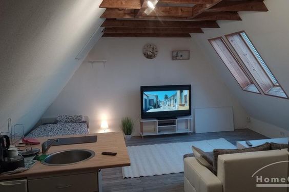 Gemütliche 1 Zi.Whg., möbliert, Dachgeschoss mit Schrägen.