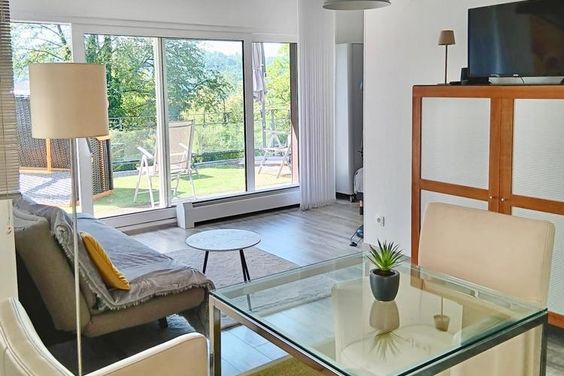 **Helles Hochparterre-Apartment in St. Arnual – Ihr neues Zuhause!**