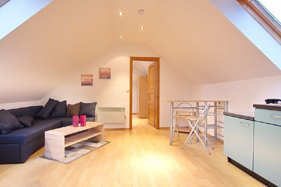 Gemütliche Dachgeschosswohnung in stilvollem Altbau im Herzen von Herne-Eickel, 2 Minuten zur Straßenbahn