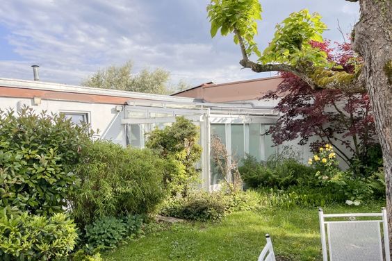 In Vorbereitung: Angenehm und freundlich möbliert mit großer Terrasse und Wintergarten für 3-12 Monate in Freiburg-West