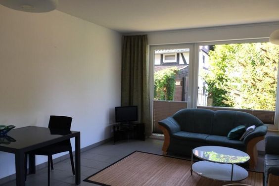 2 Zi.Whg. über 2 Ebenen, möbl., mit Terrasse.