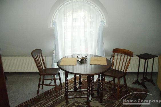 Voll möbliertes Dachgeschoss-Apartment in Köln-Lindenthalt!