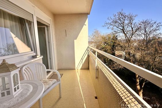 **Freundliche, helle und vollmöblierte 2ZKB Wohnung mit Balkon auf der Bellevue**