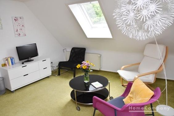 Garbsen, Modern möblierte Dachgeschosswohnung in Gartenhaus, nur 13 min bis Conti und VWN