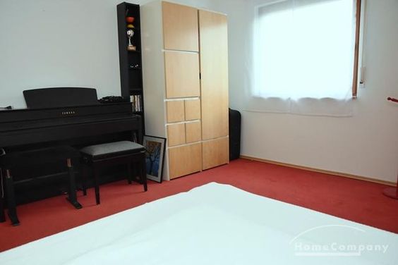 Hemmingen, Helles, möbliertes Zimmer in EFH
