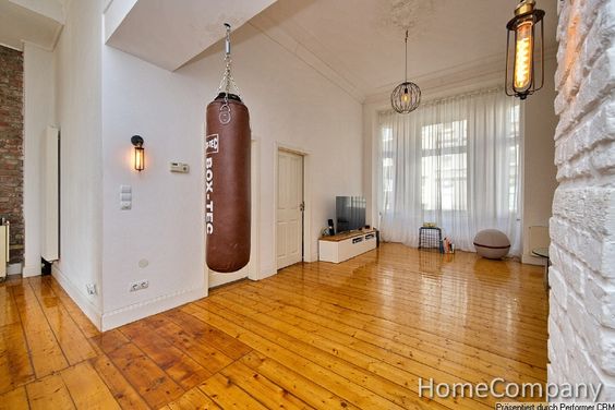 Verfügbar bis 31.03.2026! Stylische Altbauwohnung mit Balkon im Zentrum von Düsseldorf
