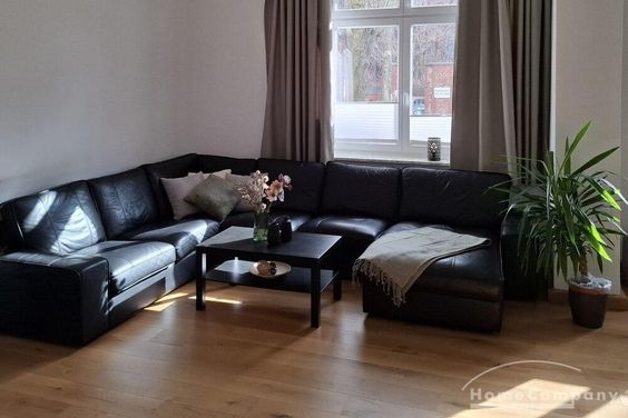 Schöne, großzügig geschnittene 3 Zi.-Wohnung, Garten zur Mitbenutzung.