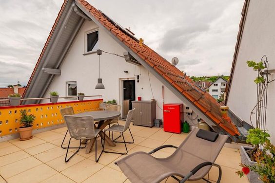 Angenehm und freundlich möbliert mit sonniger Terrasse für 3-12 Monate in toller Lage von Eichstetten am Kaiserstuhl