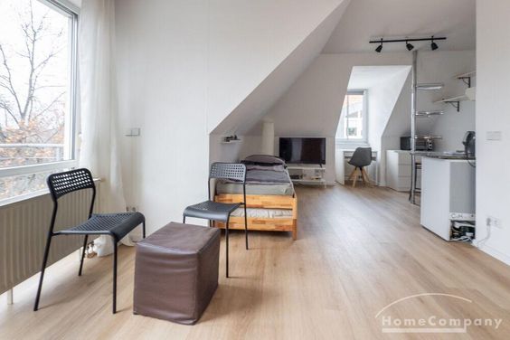 Möbliert/Furnished 1-Zimmer Apartment in Dresden mit Balkon Nähe Universität max. 2 Personen