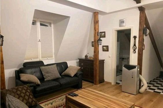 Möbliert/Furnished 2-Zimmer Dachgeschoß Apartment in Dresden-Blasewitz max. 2 Personen