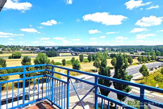 Möbliert/Furnished 3-Zimmer-Wohnung in Dresden-Johannstadt mit Balkon