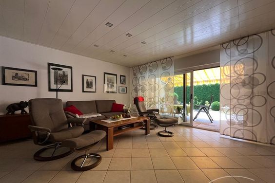 Charmantes, voll möbliertes Reihenmittelhaus mit Terrasse und viel Platz auf drei Etagen in Waldperlach