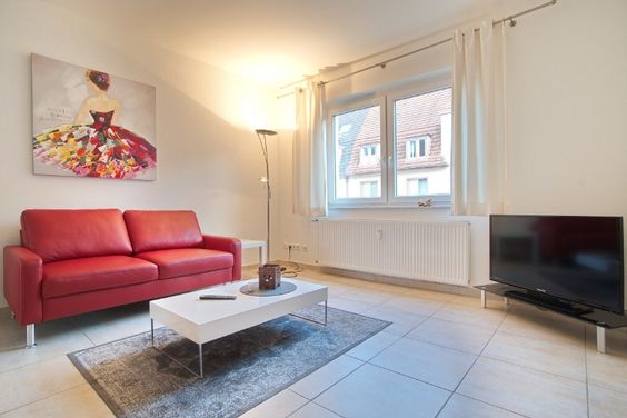 Helle, geschmackvoll möblierte Wohnung mit Balkon und Highspeed-Internetzugang im beliebten Rüttenscheid