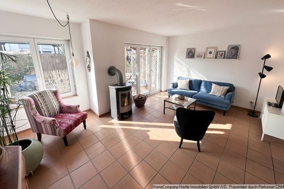 In VorbereitunG: Helles & möbliertes Reihenmittelhaus mit toller Ausstattung (Dachterrasse, Balkon, Grill, Schwedenofen) im Rieselfeld für 2 Monate
