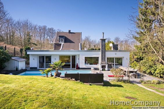 Traumlage direkt am Waldrand! Komfortabler Bungalow mit Garten und Pool in Ratingen Hösel
