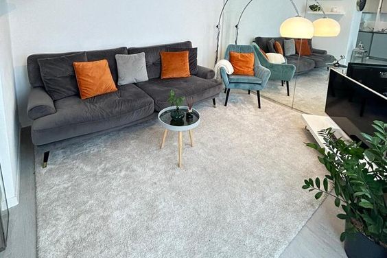 Modern möblierte 2-Zimmer-Wohnung mit atemberaubender Dachterrasse in Schwabing