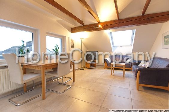 Gemütliche Wohnung im Dachgeschoss, ruhige Wohnlage in Uninähe. Gute Anbindung an die A 45.