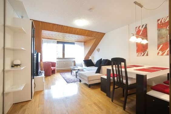 Gemütliches Dachgeschoss mit Balkon, gepflegtes Haus, 5 Minuten zur U 35, zentrale Wohnlage in Herne