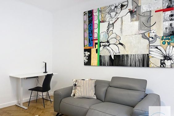Modern möblierte 2,5-Zimmer-Wohnung mit Balkon im Westend