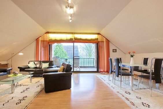Ansprechende und komfortable Wohnung mit Loggia, in ruhiger grüner Umgebung