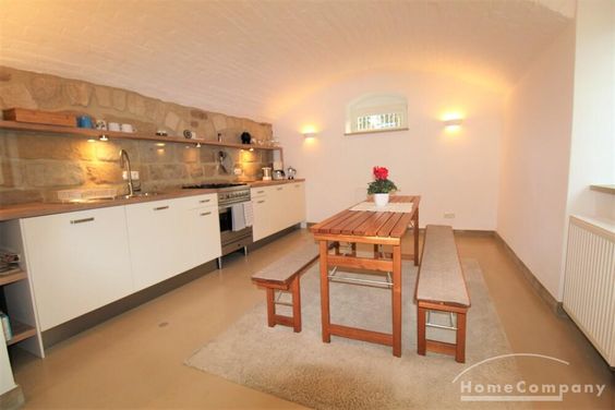 Möbliert/Furnished 2-Zimmer Souterrain Apartment mit Terrasse in Dresden-Äußere Neustadt